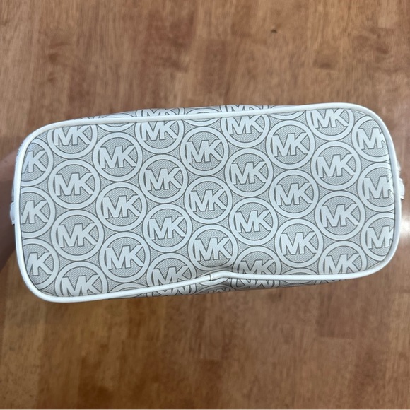 Michael Kors Jodie Small Logo Jacquard Tote - Picture 2 of 8